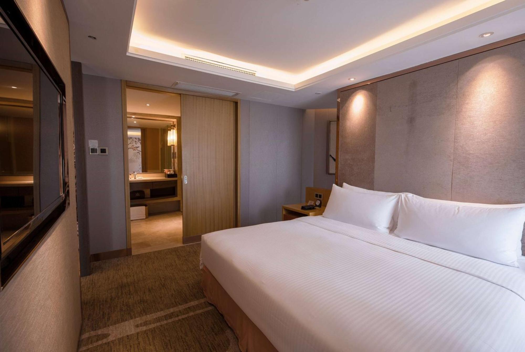 Ramada Plaza By Wyndham Fuzhou South Hotel Kültér fotó