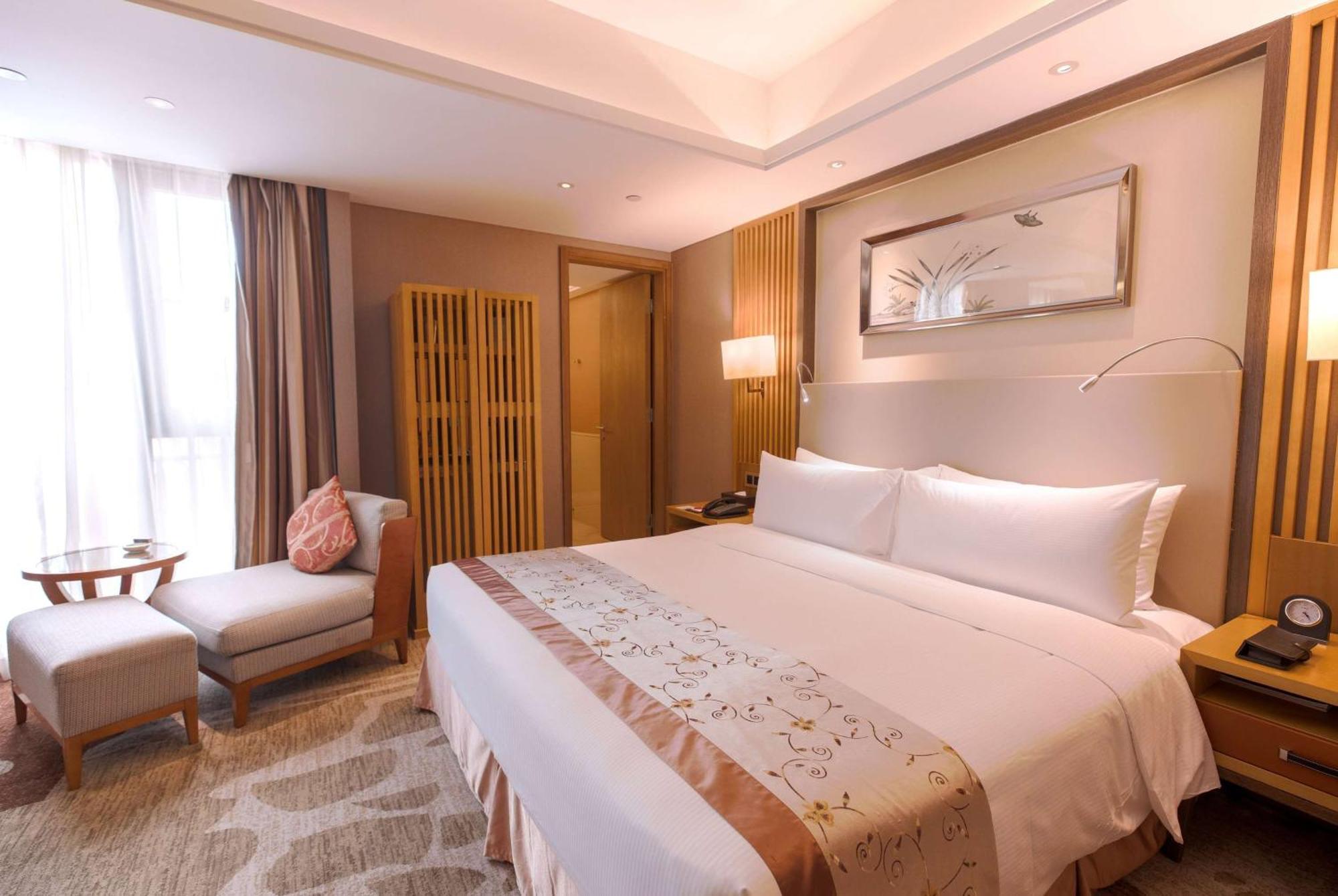 Ramada Plaza By Wyndham Fuzhou South Hotel Kültér fotó